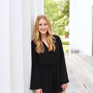 Meet your Posher, Abby